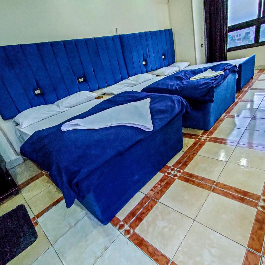 Happy days Pyramids Inn Kafrat al Jabal Bagian luar foto