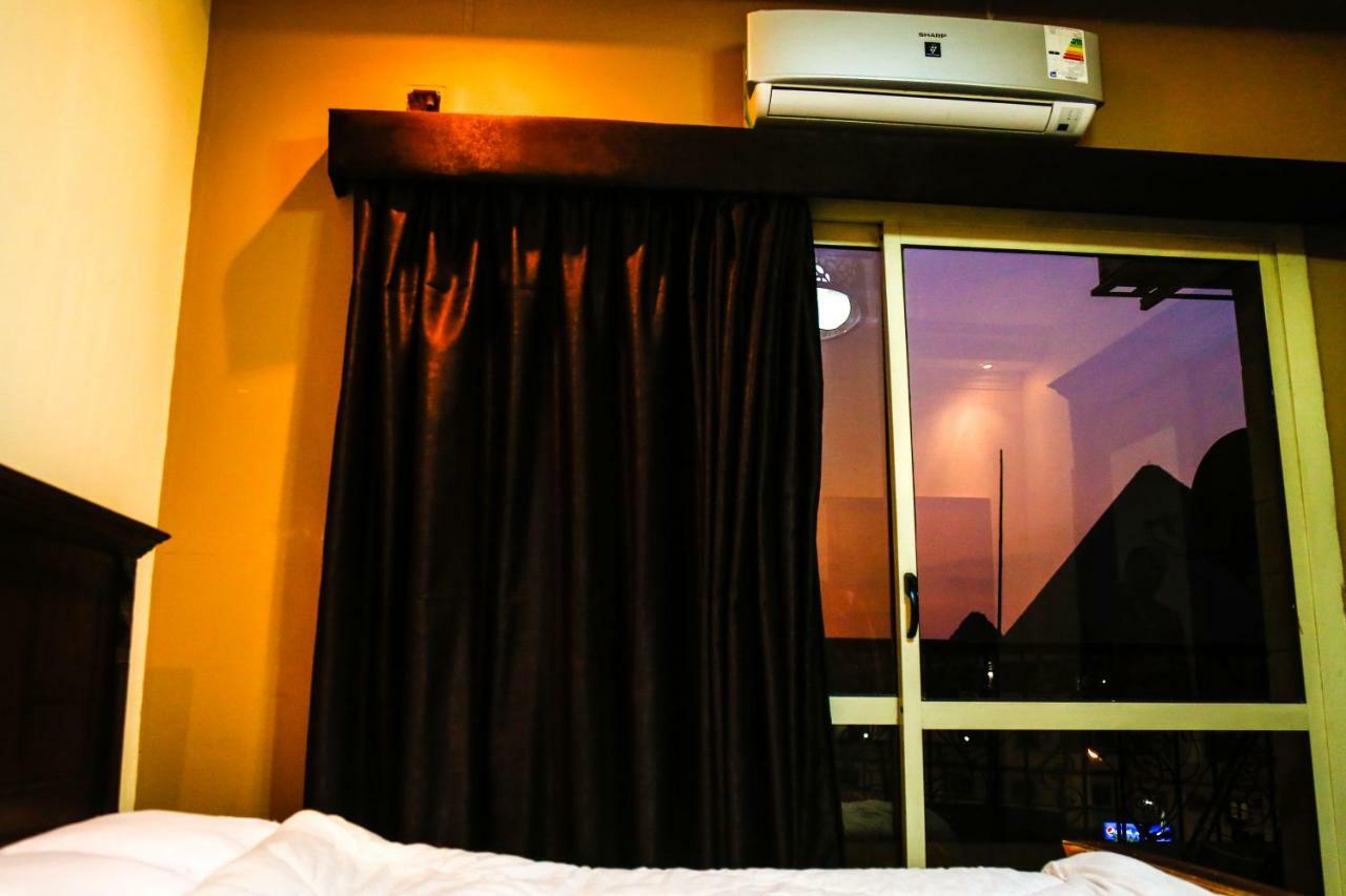 Happy days Pyramids Inn Kafrat al Jabal Bagian luar foto