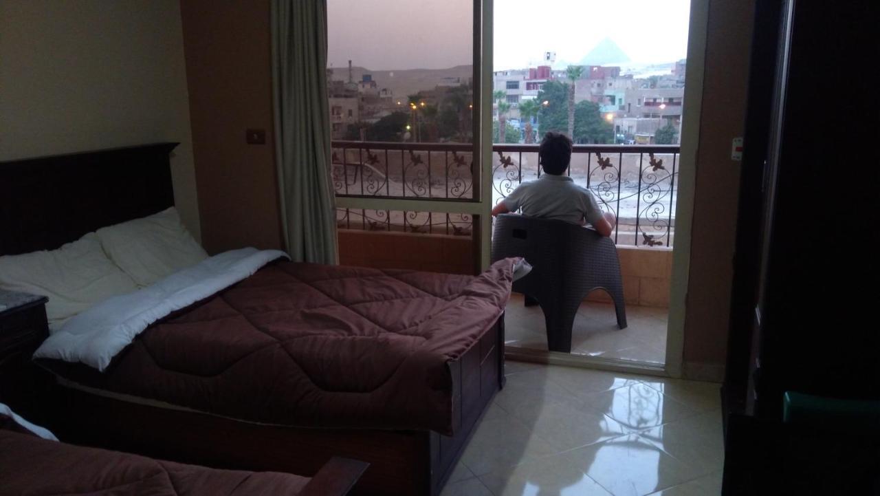 Happy days Pyramids Inn Kafrat al Jabal Bagian luar foto