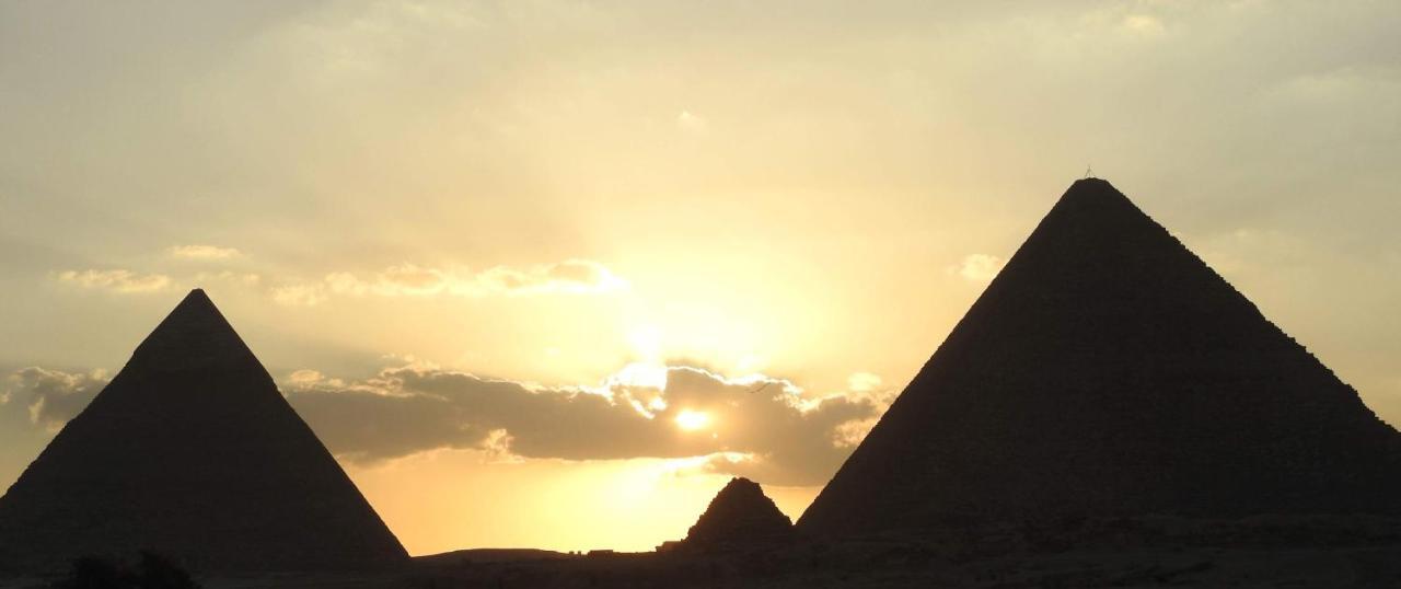 Happy days Pyramids Inn Kafrat al Jabal Bagian luar foto